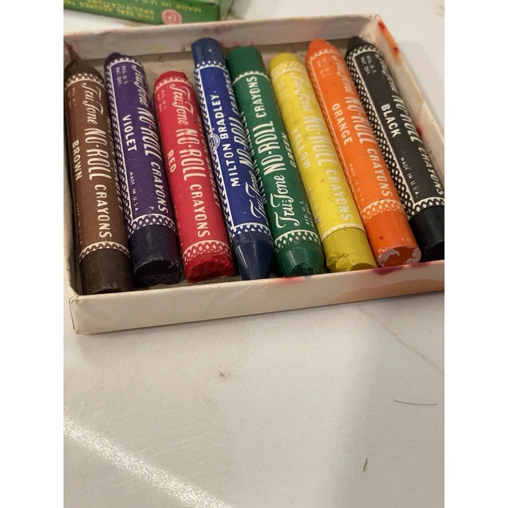 Vintage Milton Bradley‎ Tru-tone No-Roll Crayons 8 Count Lightly Used USA Box